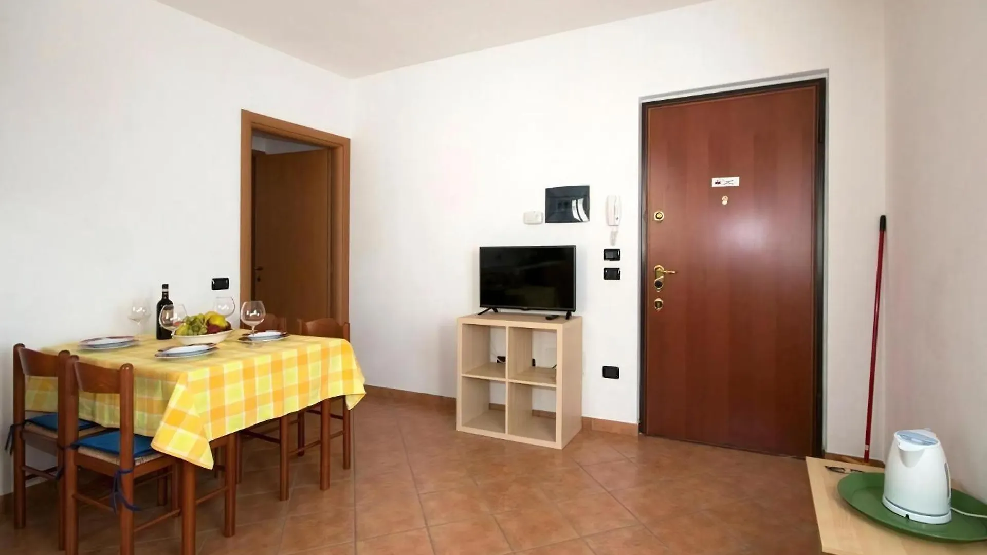 Strandnahe Wohnung Mit Pool, Garten Und Grill Domaso Apartment