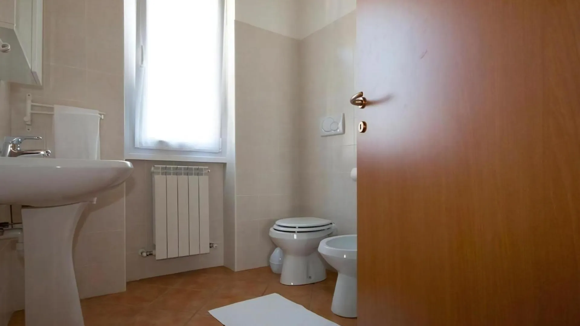 Strandnahe Wohnung Mit Pool, Garten Und Grill Domaso Apartment